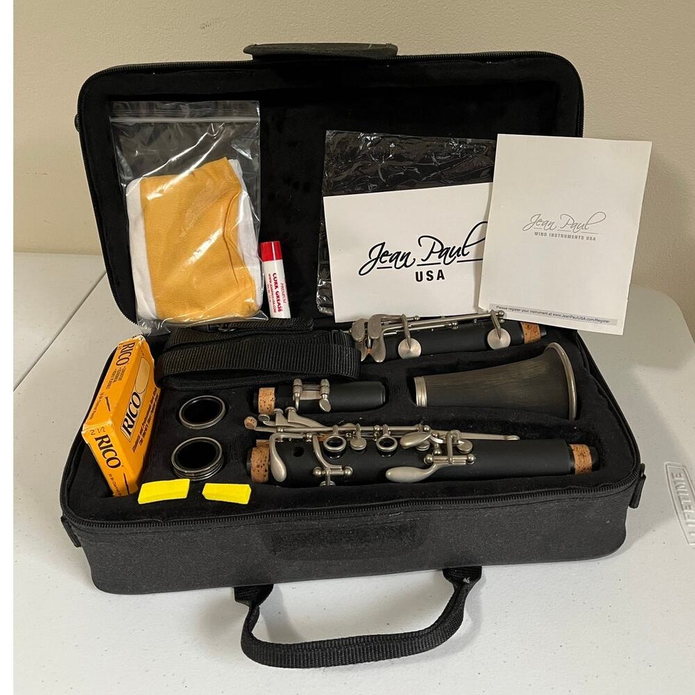 Jean Paul USA Bb Clarinet Student Model New Unused Case Reeds Accessories